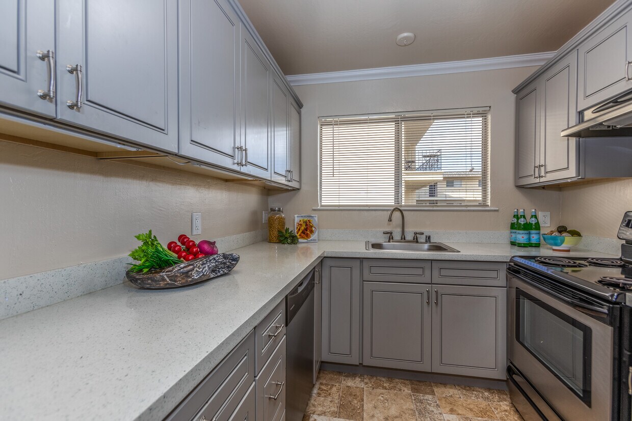 Primary Photo - 1478 Creekside Dr