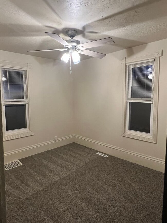 Foto del edificio - 1BR/1BA House For Rent Downtown