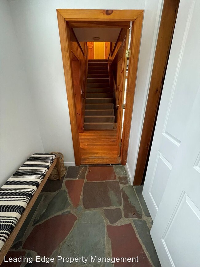 Building Photo - 3 br, 2 bath House - 76 New Lenox Road