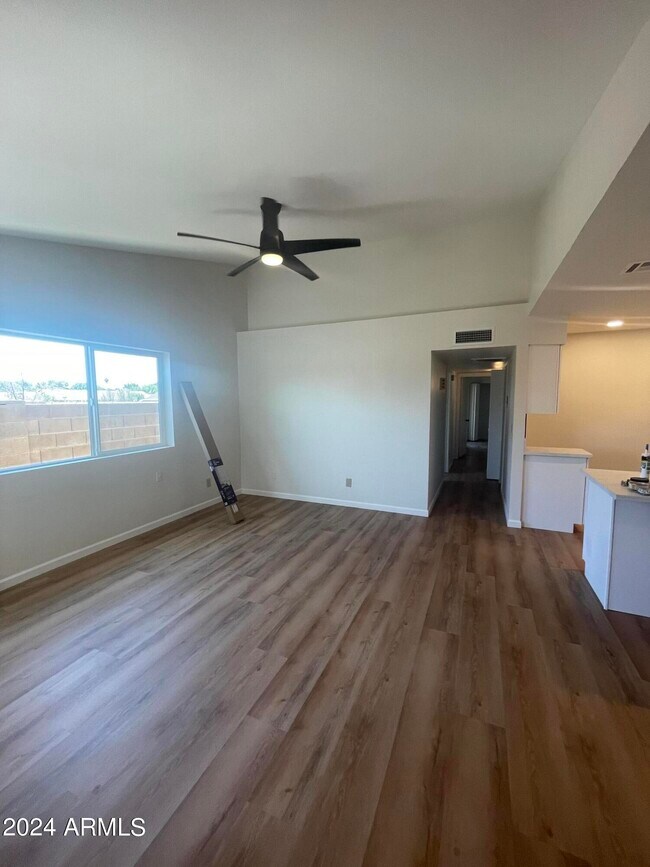 Foto del edificio - 442 S 32nd Pl