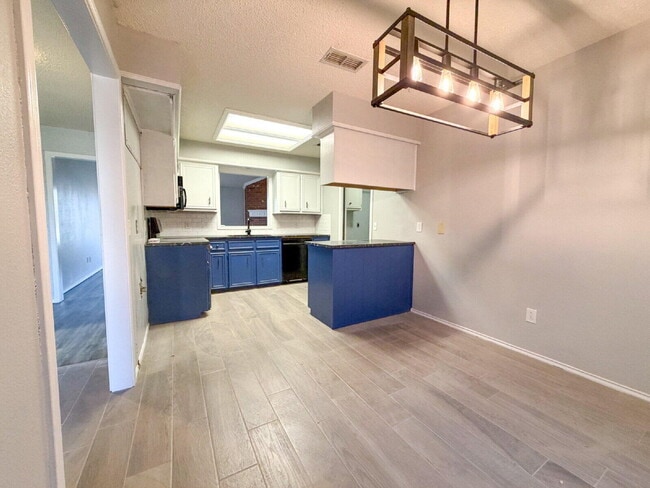 Foto del edificio - 9706 Aberdeen Ave