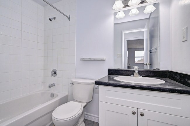 Photo du bâtiment - Brierdale Road Apartments
