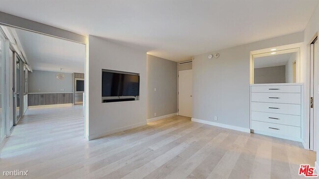 Building Photo - 1 br, 1 bath Condo - 201 Ocean Ave Unit 1405P