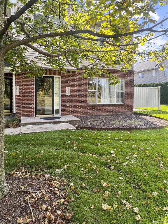 Building Photo - 3245 Reeves Dr