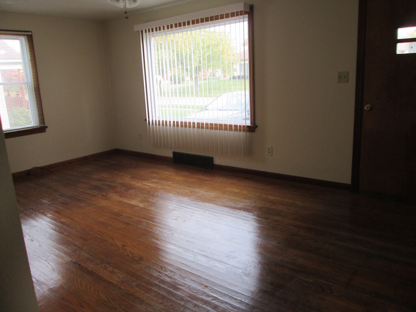 820 Lincoln Ave SE Girard, OH 44420 – photo 3