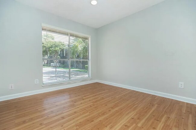 medios.apts247 (12).png - Galleria Flats Apartments