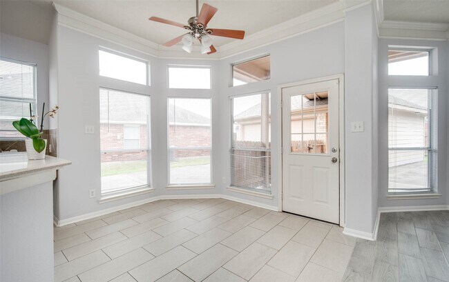 Foto del edificio - 9323 Hillhaven Ct