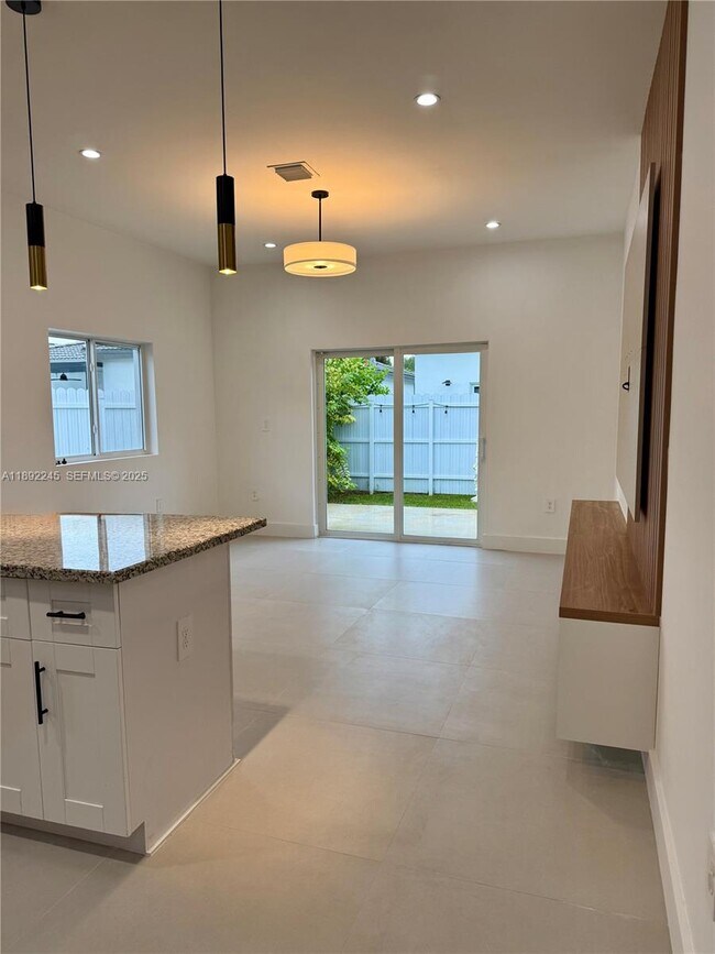 Foto del edificio - 11620 SW 241st St