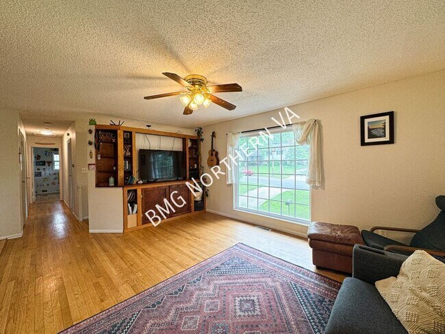 Foto del edificio - 311 Prospect Dr SW