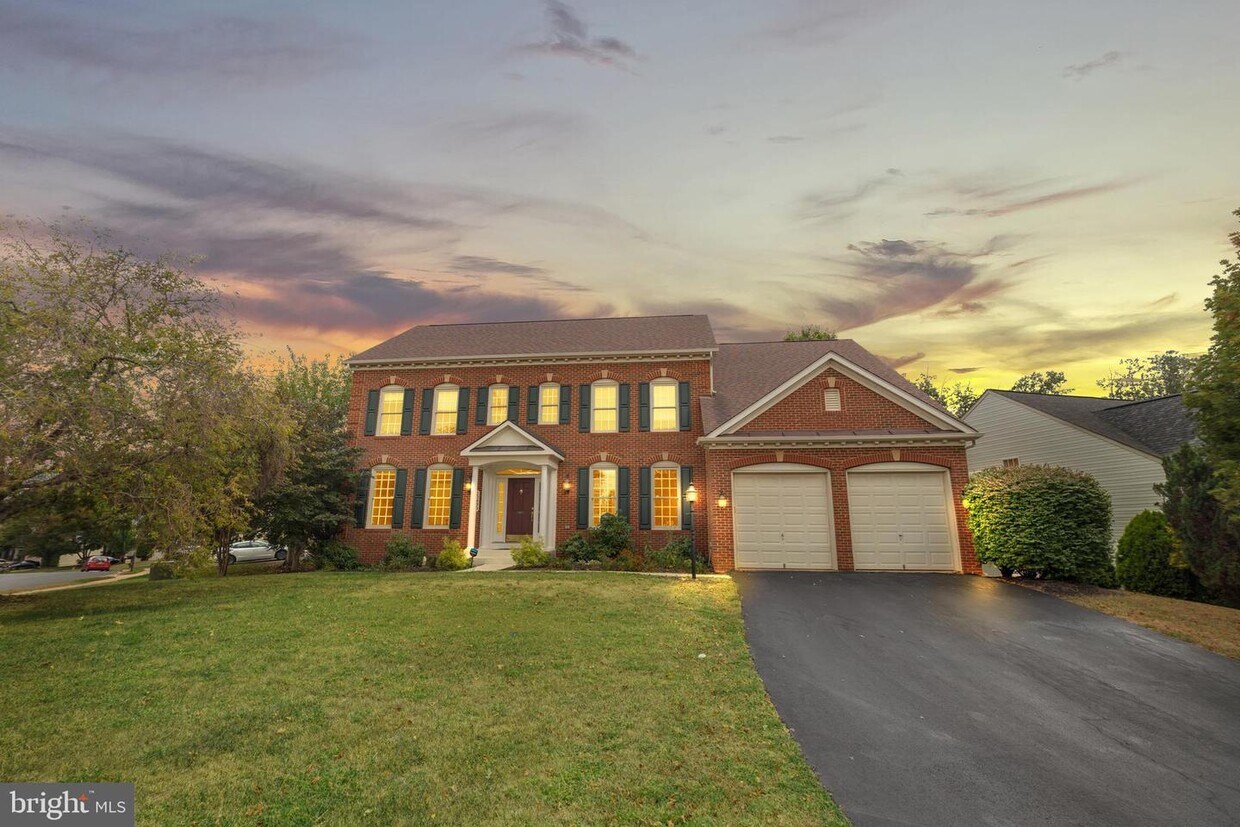 Foto principal - 10495 Wharfdale Pl