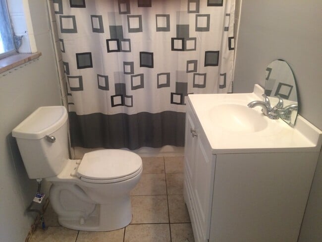 Building Photo - Troy Hill - 2 BR Single Family House Troy ...