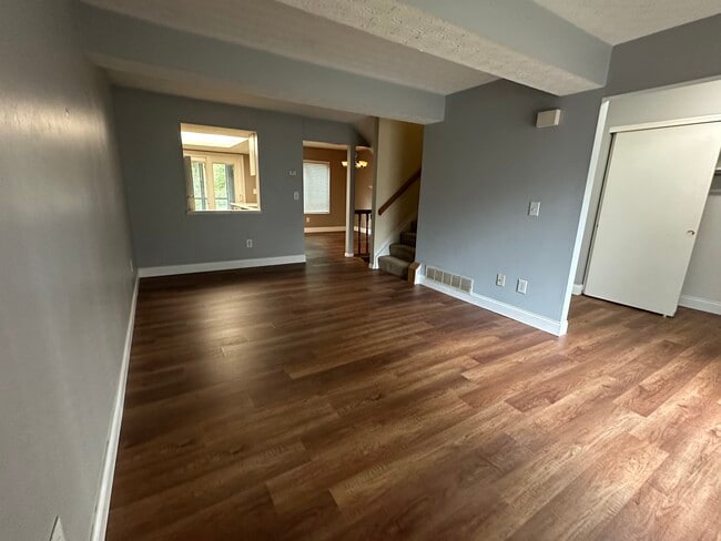 Building Photo - 7043 Muirfield Dr