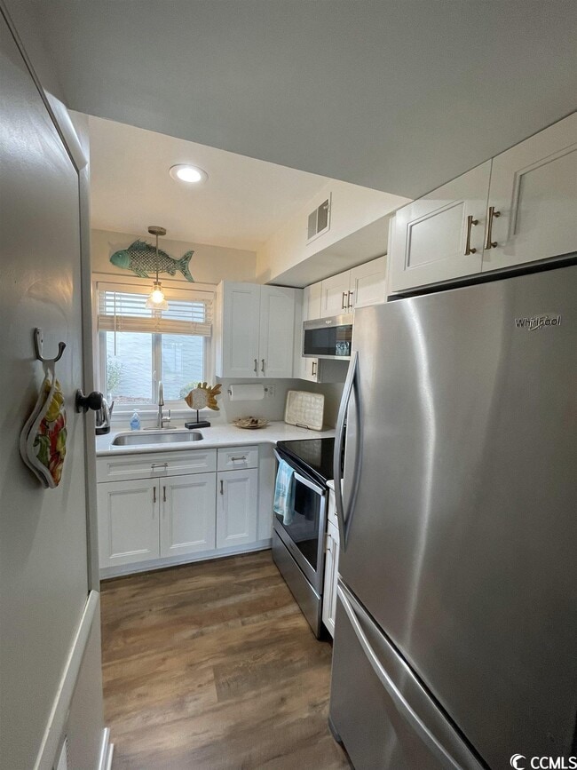 Building Photo - 929 Villa Dr