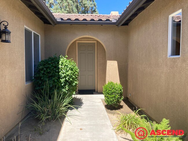 Foto del edificio - Amazing Home Located in Gated Community!