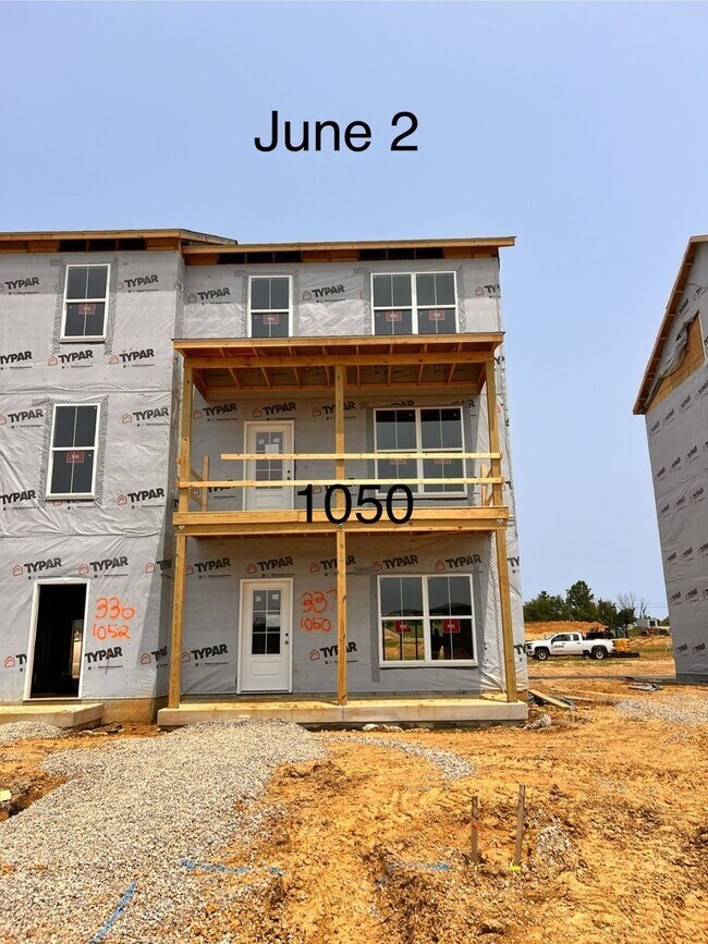 Foto del edificio - Blacksburg, 3BR / 2.5 BA, New Construction...