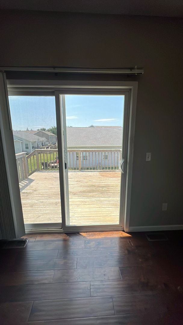 Building Photo - 4 bedrooms 2 bathrooms Duplex in Washington