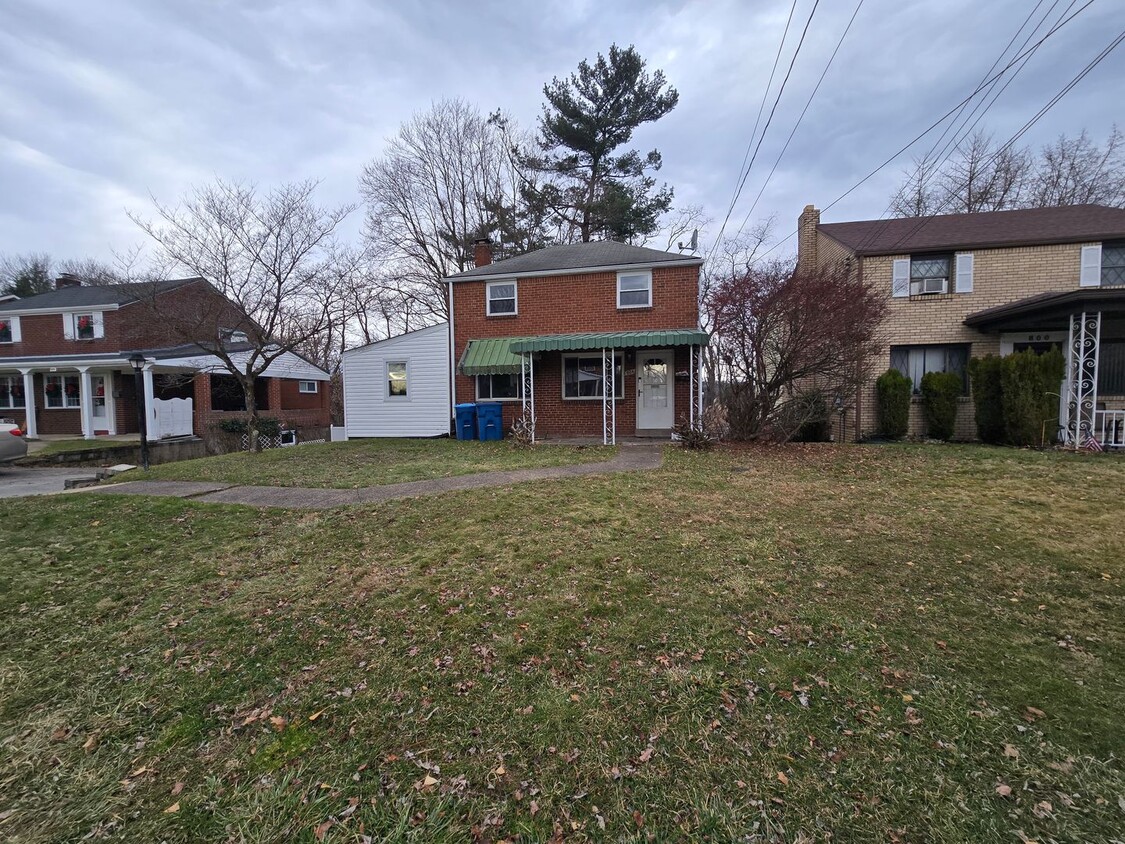 Primary Photo - 3 Bedroom house with 1st Floor Primary