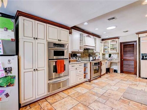 Building Photo - 5209 SW 136th Ave