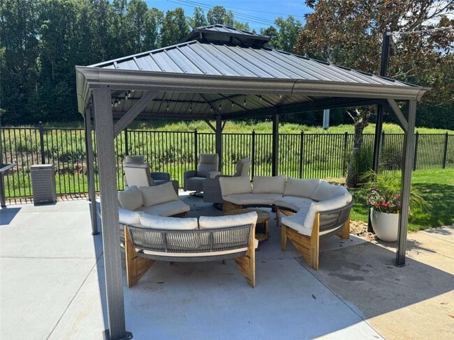 Building Photo - 5005 Wingate Way