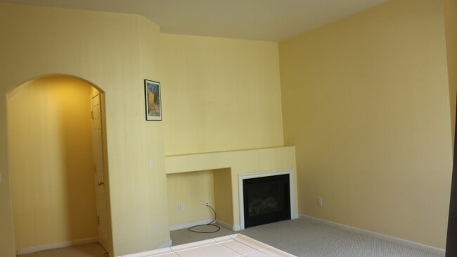 Foto del edificio - Excellent 2 Bed 2 Bath Town Home
