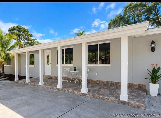 Foto del edificio - 5163 Club Rd
