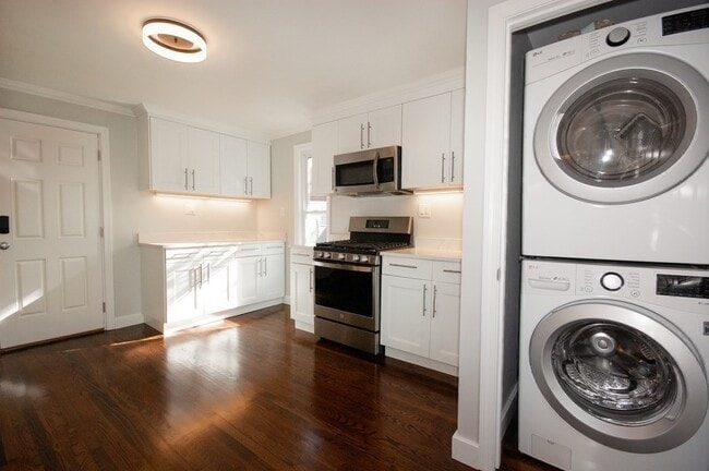 Building Photo - 30 Thornley St