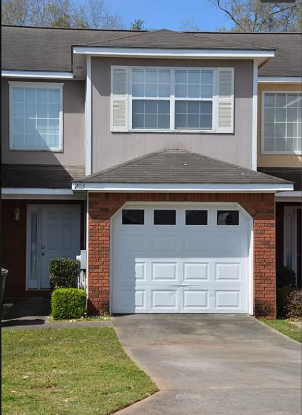Foto principal - Dunwoody Subdivision
