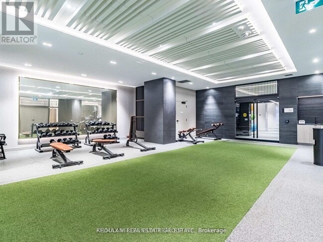 Building Photo - 319 Jarvis St