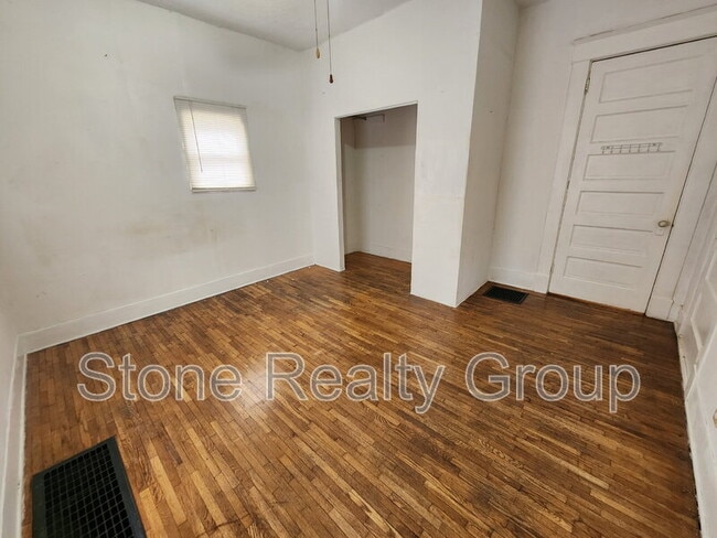 Building Photo - 1021 S 18th St