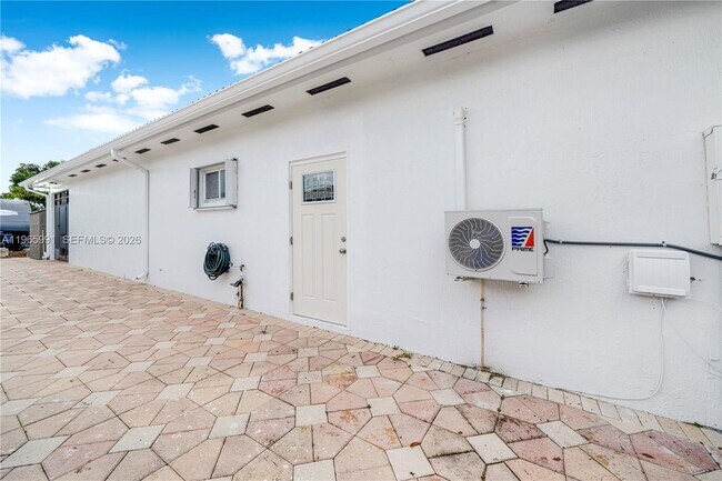 Foto del edificio - 1205 SE 7th Ct