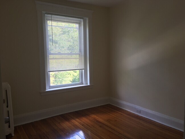 Foto del edificio - 14 Parkway Rd