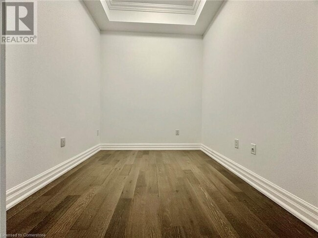 Photo du bâtiment - 2060 Lakeshore Rd.