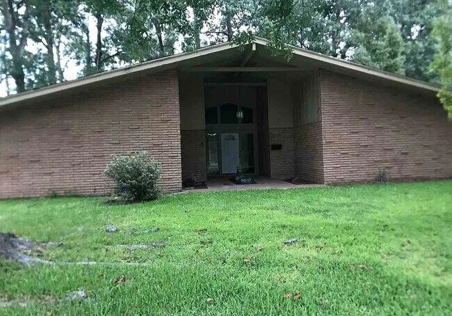 Foto del edificio - 2140 Edson Dr