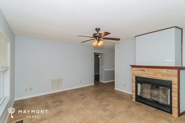 Foto del edificio - 221 Creek View Rd