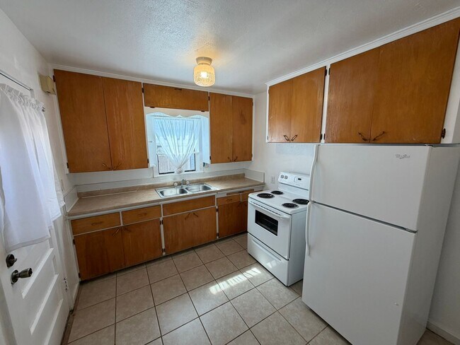 Foto del edificio - 3 Bed 1 Bath Home