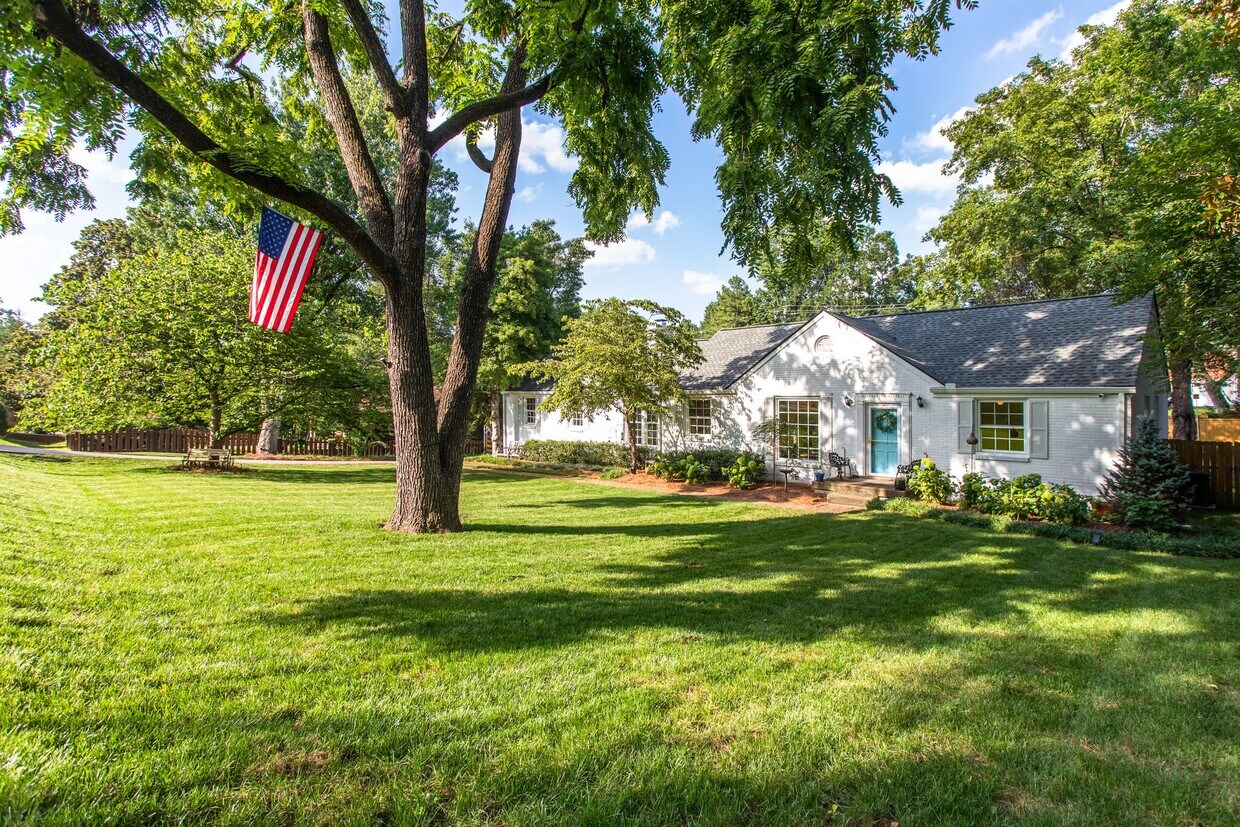 Primary Photo - 3502 Rainbow Pl