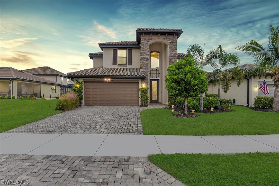 Foto principal - 9406 Foxglove Ln