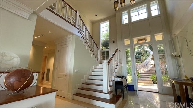 Building Photo - 2361 Crestview Dr