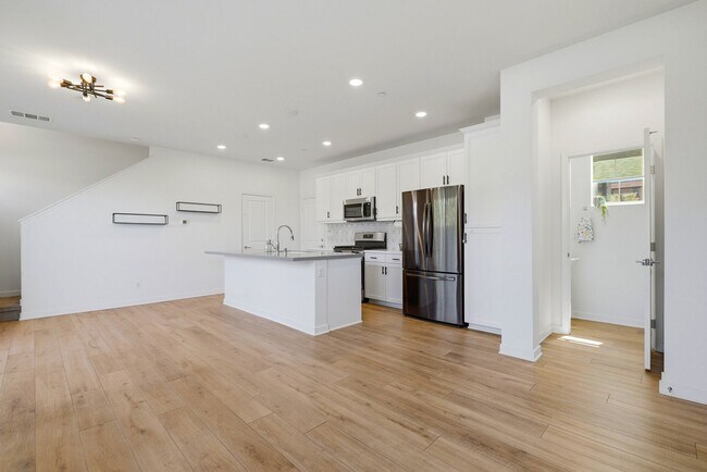 Foto del edificio - 4 Bedroom Townhome for rent In Murrieta