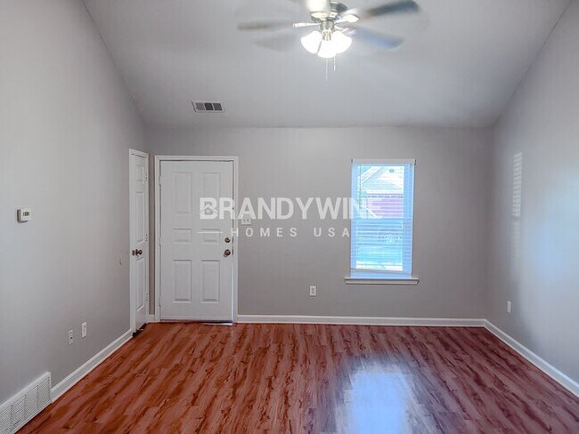 Building Photo - 6895 Southknoll Ave