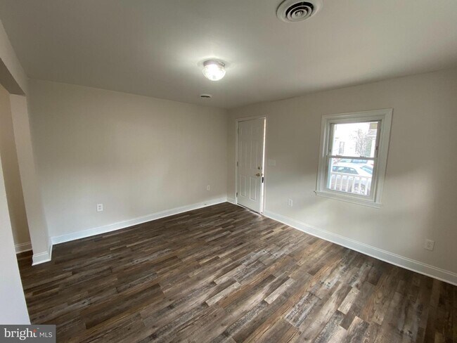 Foto del edificio - 806 Weedon St