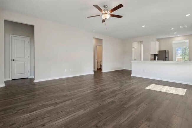 Building Photo - 16448 Blossom Grv Dr