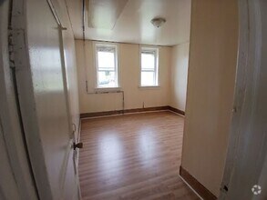 Building Photo - 1726 S 15th St