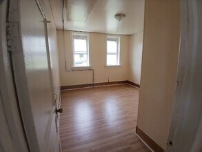 Building Photo - 1726 S 15th St
