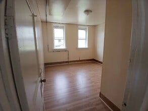 Building Photo - 1726 S 15th St