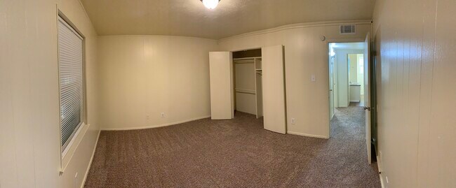 Foto del edificio - 2420 Louise St