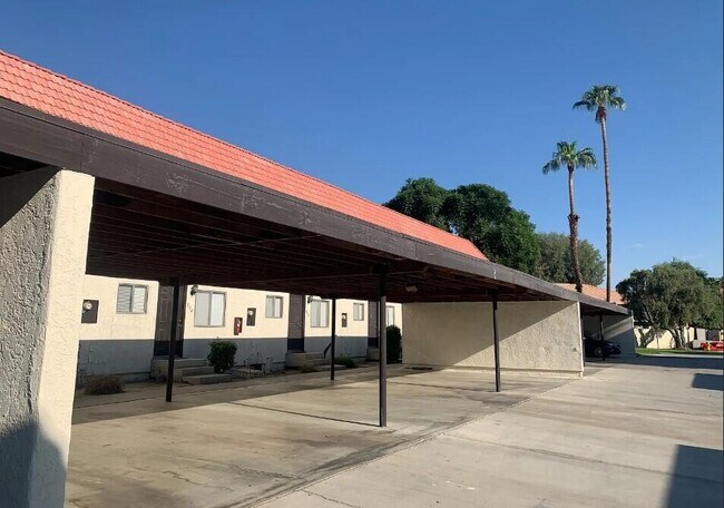 Foto del edificio - 40215 Harris Ln