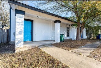 Building Photo - 4900 E Stassney Ln