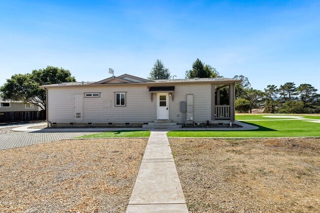 Foto del edificio - 517 Calabasas Rd