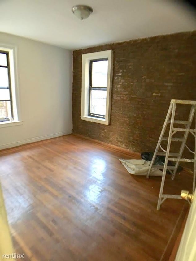 Building Photo - 708 W 177th St